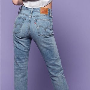 Levi’s Wedgie Frayed Hem Jeans